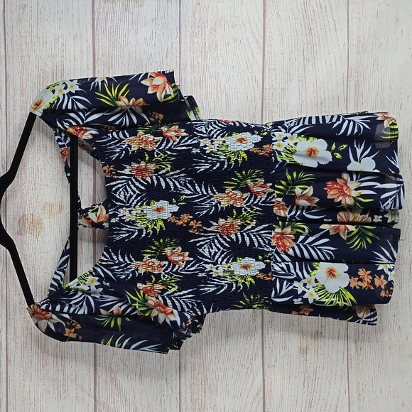 Ember blue floral stretchable top sz Large - Picture 1 of 13